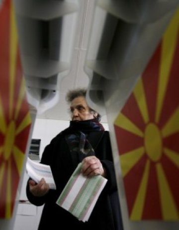 Македония гласува мирно