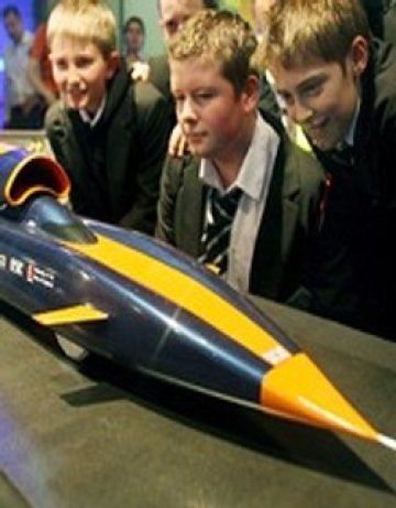 Счупиха рекорд за скорост с ветромобил