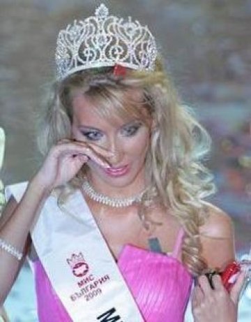 Аз съм единствената образована Мис България