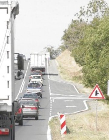 Пътните настилски в страната са сухи