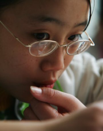 В Китай арестуваха родители заради подсказване