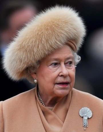 Елизабет II става на 83 години