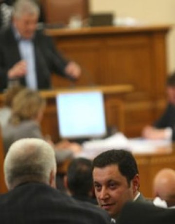 Ники Василев бил цар на празните приказки