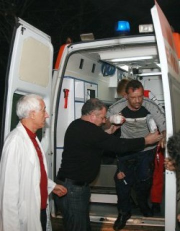 Трима потрошиха от бой мъж на Ломско шосе