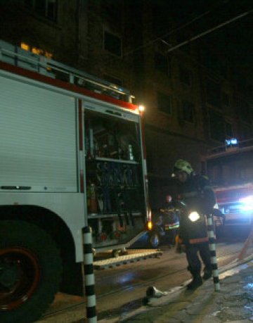 Пет автомобила горяха в &ldquo;Младост&rdquo;