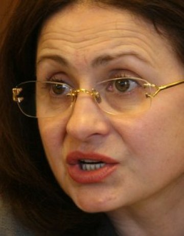 Сините скочиха срещу приказките за дясното на МИС Етем