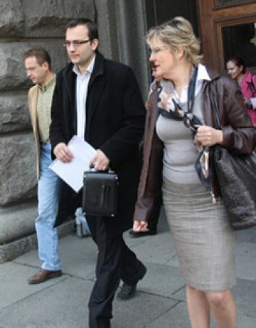 Сега вече може би няма да бавят регистрацията на СДС