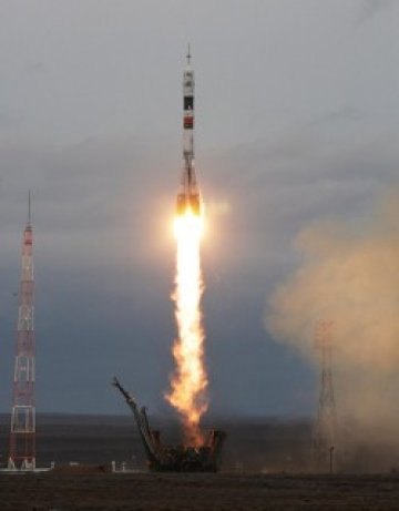 Парче от космически кораб падна върху блок в Русия