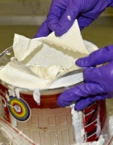 Афганистанец глътна 184 капсули хероин