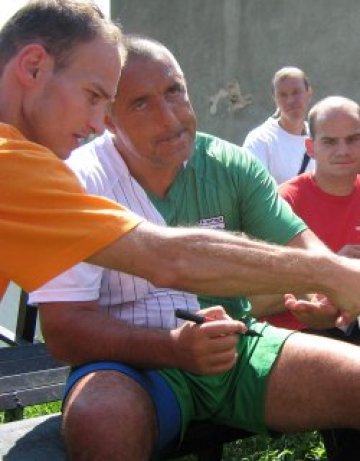 30 дни кметски болнични за Бойковия крак