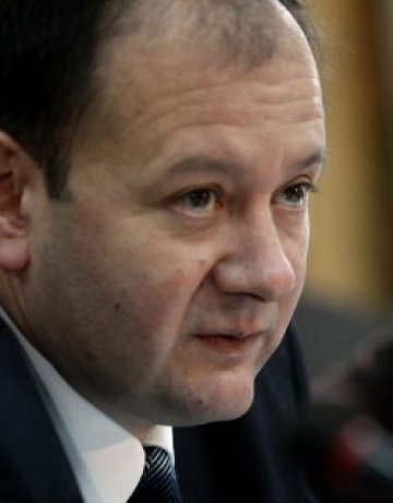 Миков си мрънка: МВР не може да пази пътя