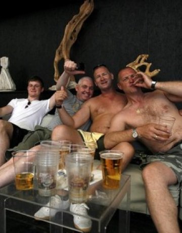 Двама наръгани с нож преди финала на Шампионската лига