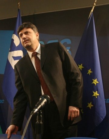 ЦИК пак шамароса Юруков, не го пуска за НС