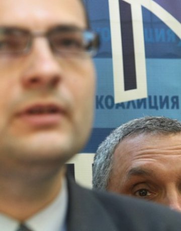 Сините и ГЕРБ се счепкаха, не се разбраха за вота