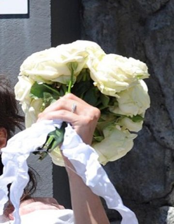 Неравна битка. 394  южнокорейци в спор за ръката на милионерка