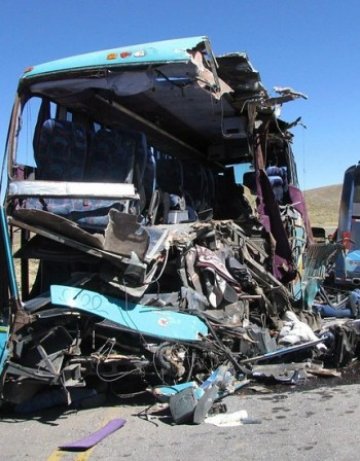 14 загинали при автобусна катастрофа в Перу