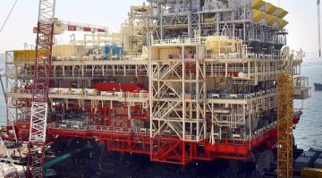 Брокер на петрол завлече компанията си с $10 млн.