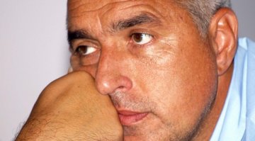 И Бойко пусна бюлетината, и пак захапа БСП и ДПС