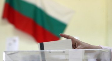 Опашки се вият пред секции в Студентския град