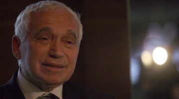 Желю иска президентска република