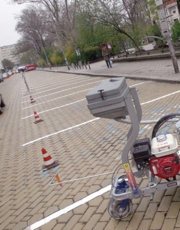 Не им стигат ни паяците, ни колите за слагане на скоби