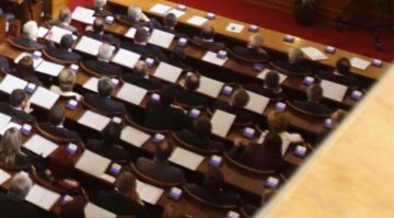 Първата работа след свалянето на Станишев – лустрационни текстове