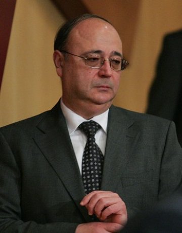 Борисов решава за оставката на Петко Сертов