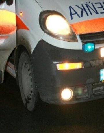 Неправоспособен в БМВ блъсна боклукчийски камион