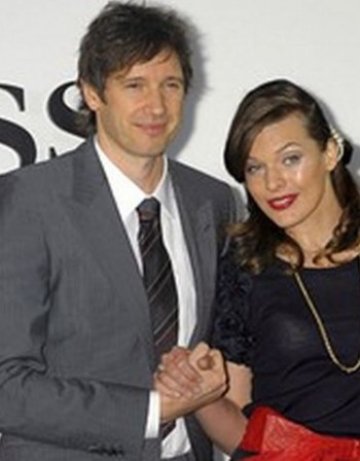 Мила Йовович с трети брак и рокля в стил "ших си я сама"