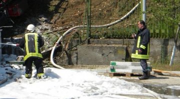 Газ изтича от цистерна. Не може да бъде спрян заради счупен кран