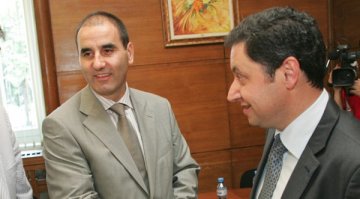 Яне Янев откри огън срещу Атанас Атанасов