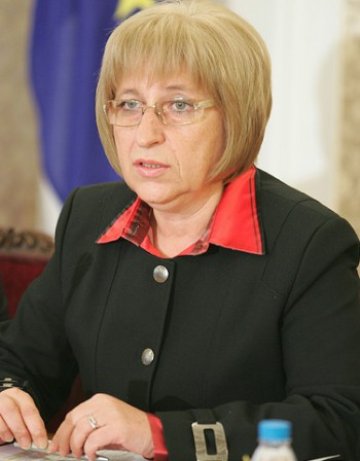 Не битка, война ще води Цецка за депутатските карти