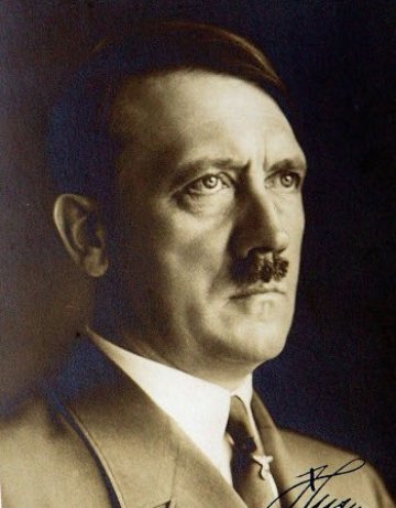 Виж ти &ndash; Хитлер стана футболен треньор