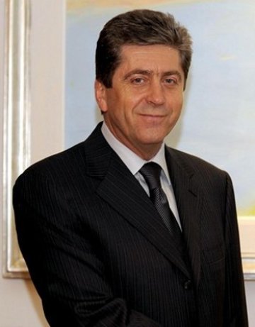 Първанов гласува за чиста и подредена столица