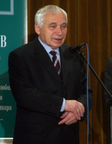 Желев: Първият етап на прехода е събарянето на комунизма