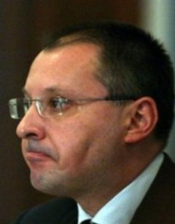 Евробанкноти и усмивки за Сергей