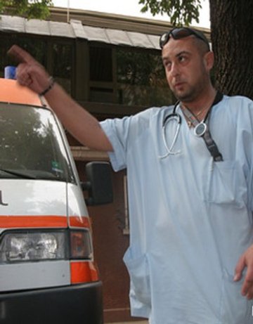 Съдът върна д-р Клинкачев