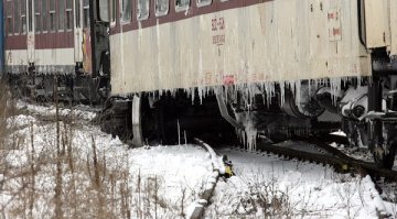 Повреда във вагон причинила дерайлирането на влака Москва&ndash;София