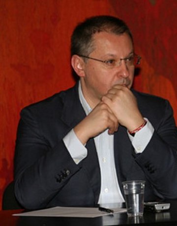 Станишев: Оставането на Дянков на поста министър е вредно за България