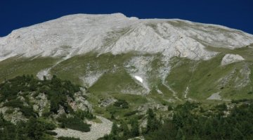 30 души спасяват алпинист с кръвоизлив