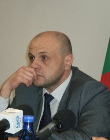 Обсъждат държавата и общините да извършват 40% авансови плащания