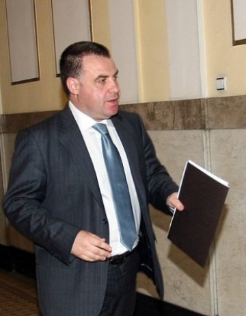 Министър Найденов обеща данъчни облекчения за земеделците