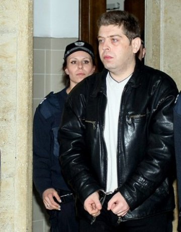 Съдия Сантиров остава зад решетките