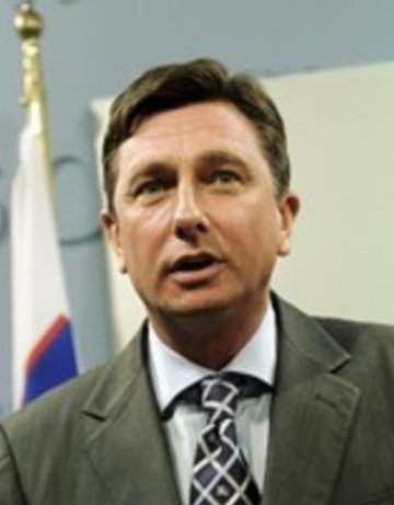 Словения взема заем, за да помогне на Гърция