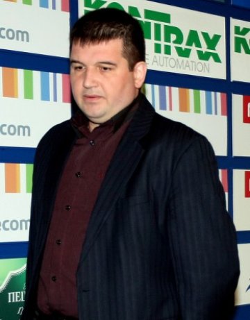 ВМРО-НИЕ го играе спасител, пише антикризисни мерки