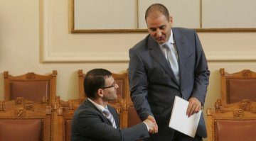 Дянков на Цветанов: Аз тебе те уважавам