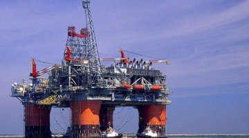 Петролът отстъпи от шестседмичния си връх