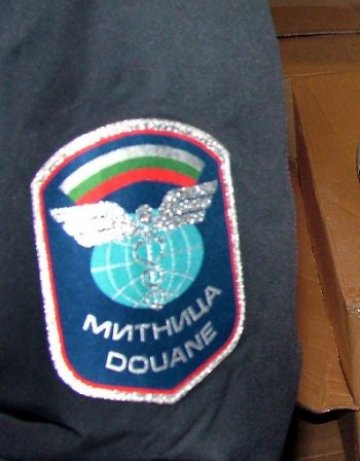 За един ден двама митничари са хванати с подкуп