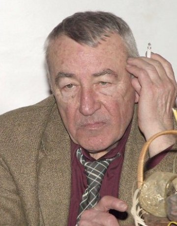 Почина писателят Дончо Цончев