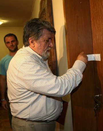 Започна сливането на театрите